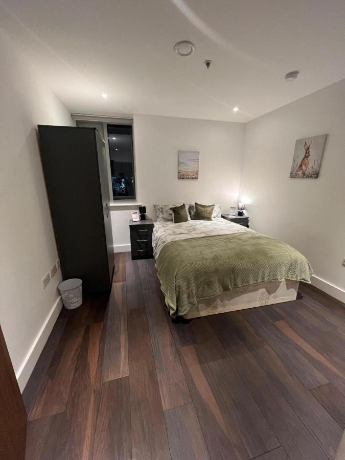 Spacious Sleep 7 Flat 20 Mins Central London Bp65 Exterior photo